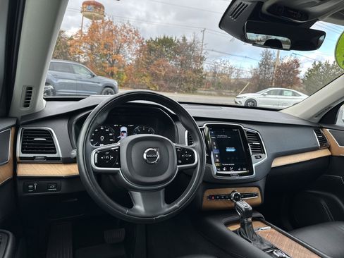 Used 2022 Volvo XC90 T6 Momentum w/ Advanced Package image 15