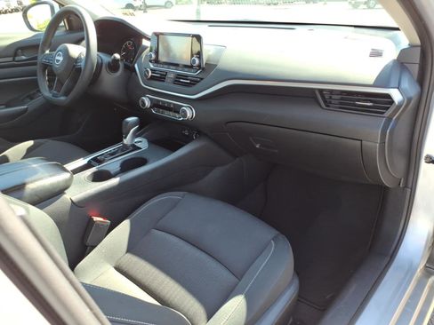 Used 2023 Nissan Altima 2.5 S FWD image 11