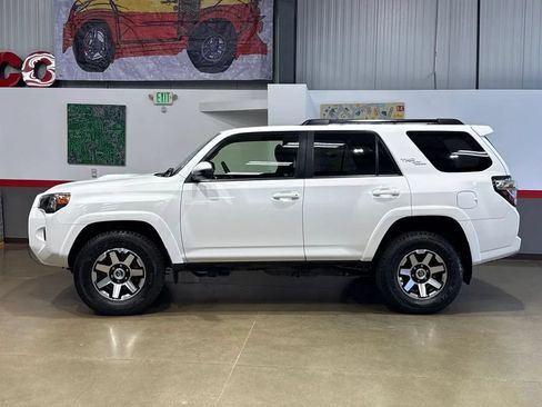 Used 2019 Toyota 4Runner TRD Off-Road AWD/4WD image 4