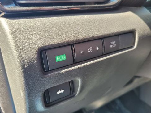 Certified 2024 Nissan Sentra SV FWD image 19