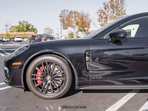 Used 2023 Porsche Panamera GTS image 4
