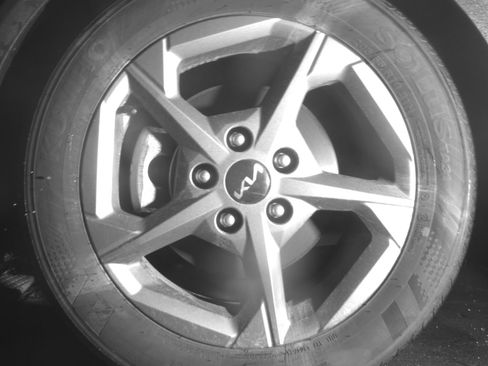 Used 2025 Kia K4 LXS image 12