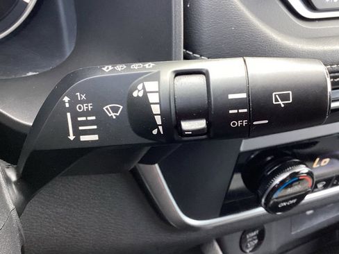 Used 2024 Nissan Rogue SV image 26