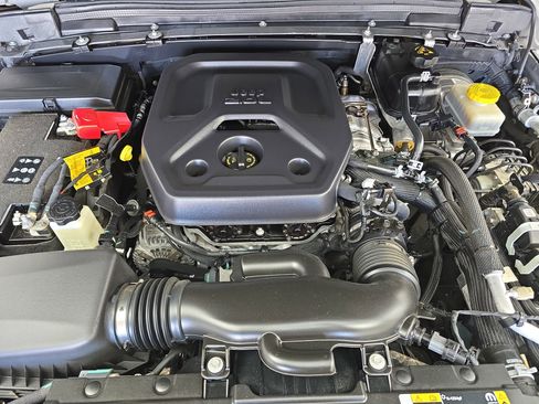 Used 2023 Jeep Wrangler Sport S image 27