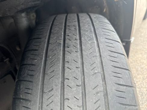 Used 2024 Toyota Highlander LE image 43