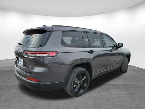Used 2024 Jeep Grand Cherokee L Altitude image 5