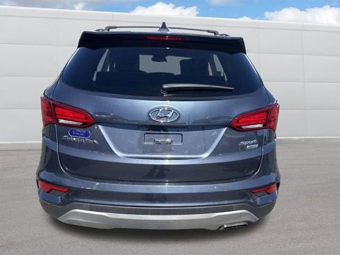 Used 2017 Hyundai Santa Fe Sport image 4