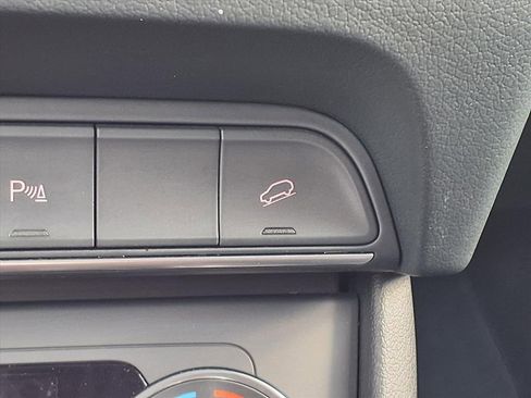 Used 2018 Audi Q3 2.0T Premium Plus image 14