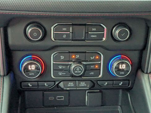 Used 2021 Chevrolet Tahoe RST AWD/4WD image 24