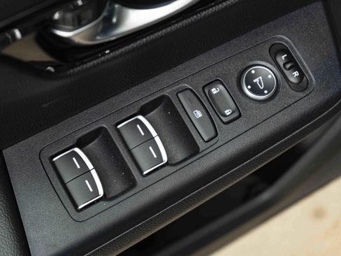 Used 2025 Honda CR-V EX-L image 38