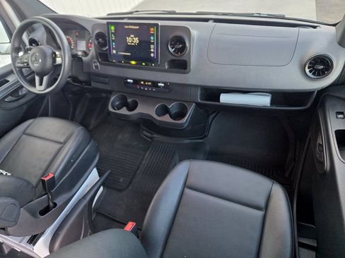 Used 2022 Mercedes-Benz Sprinter 2500 image 47