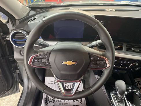 Certified 2025 Chevrolet Trax LT w/ LT Convenience Package image 22