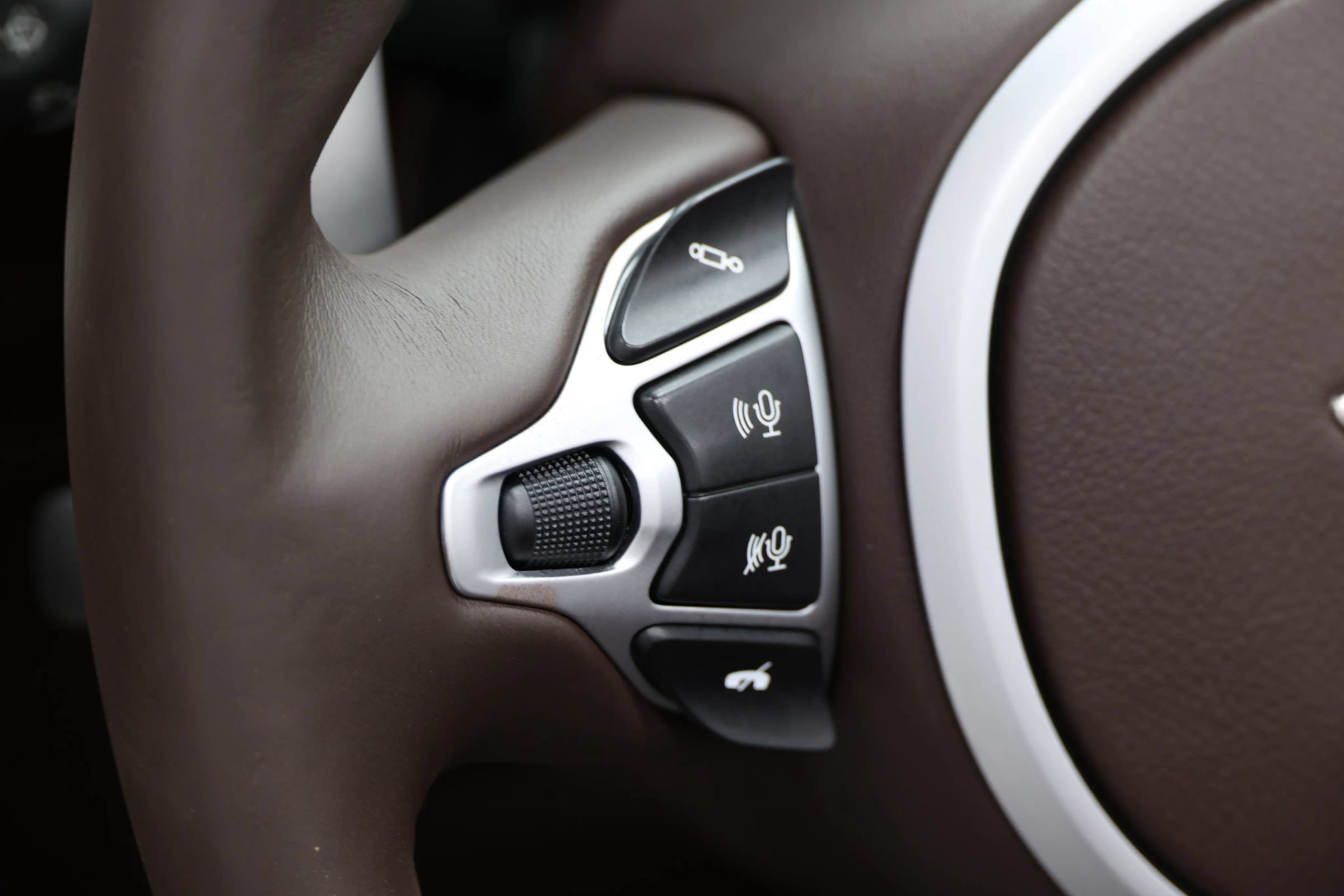 Used 2019 Aston Martin DB11 Volante RWD image 28