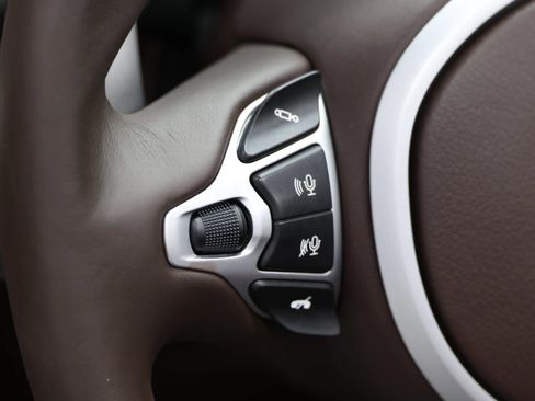 Used 2019 Aston Martin DB11 Volante RWD image 28
