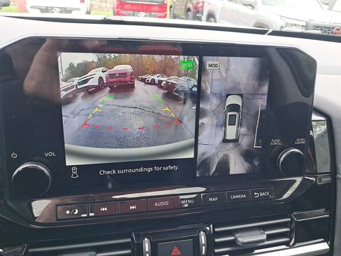 New 2025 Nissan Pathfinder SL w/ SL Premium Package image 21