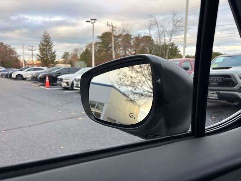 Certified 2025 Subaru Forester Premium image 32