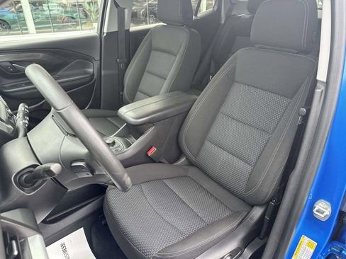 Used 2024 GMC Terrain SLE w/ Driver Convenience Package image 19