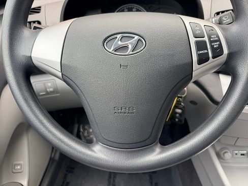 Used 2009 Hyundai Elantra GLS FWD image 16