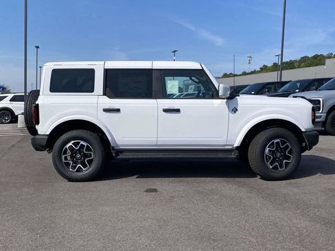 New 2026 Ford Bronco Outer Banks AWD/4WD image 2