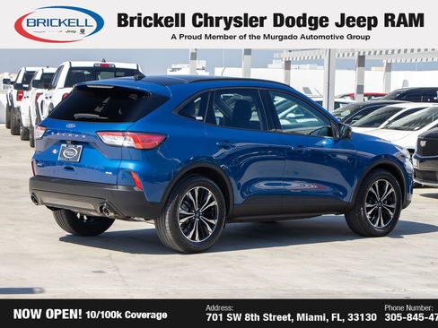 Used 2022 Ford Escape SE w/ SE Sport Appearance Package image 5