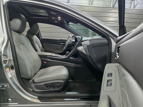 Used 2019 Toyota Avalon Limited w/ Advanced Safety Package image 14