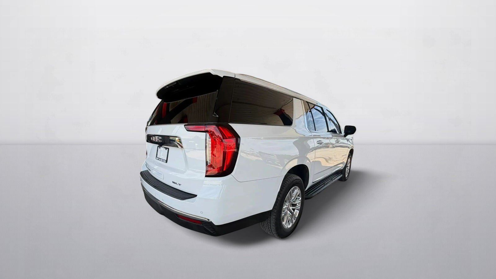 Used 2021 GMC Yukon XL SLT RWD image 3