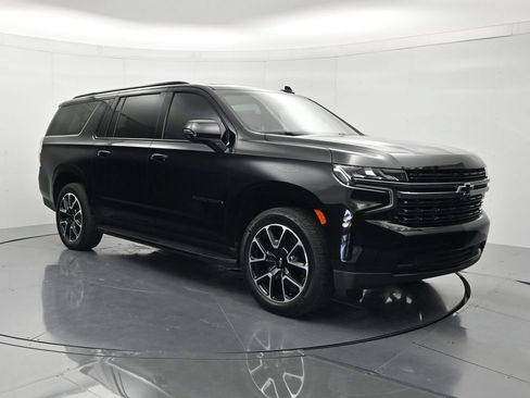 Used 2022 Chevrolet Suburban RST w/ Luxury Package RWD image 3