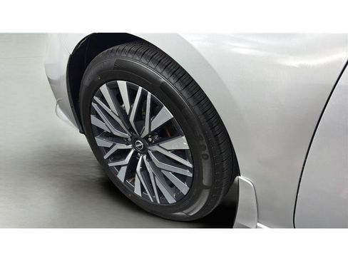 Used 2023 Nissan Altima 2.5 SV FWD image 34