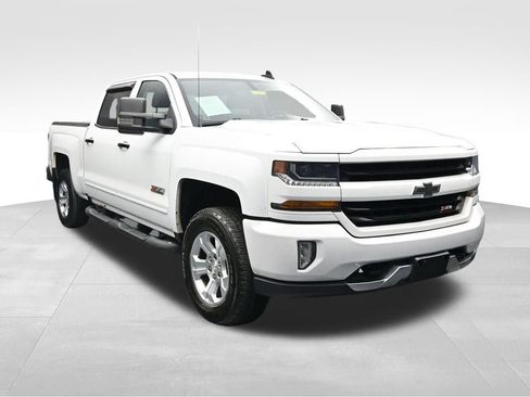Used 2018 Chevrolet Silverado 1500 LT w/ All Star Edition AWD/4WD image 7