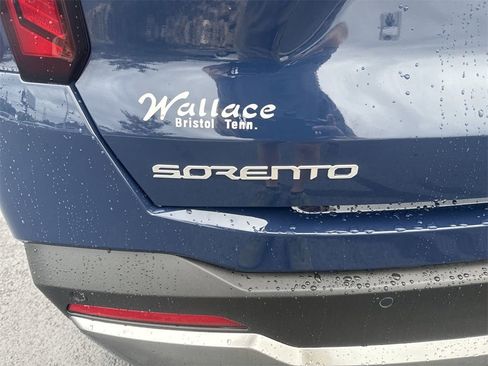 New 2025 Kia Sorento S image 6