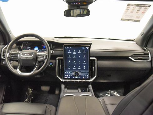 Used 2024 GMC Acadia Elevation image 34