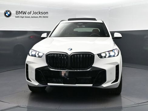 New 2026 BMW X5 xDrive40i w/ M Sport Package AWD/4WD image 10