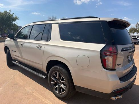 Used 2022 Chevrolet Suburban Z71 w/ Off-Road Capability Package AWD/4WD image 2