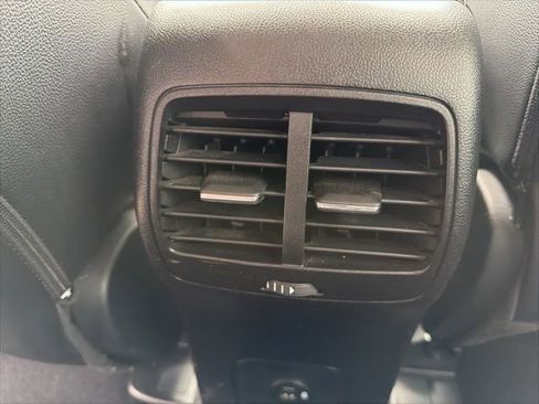 Used 2022 Ford Escape SEL w/ Technology Package image 17