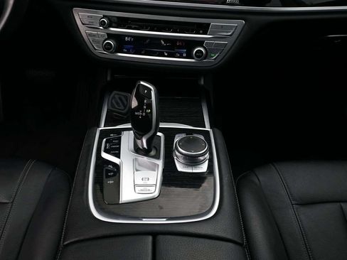 Used 2019 BMW 740i w/ Parking Assistance Package RWD image 23