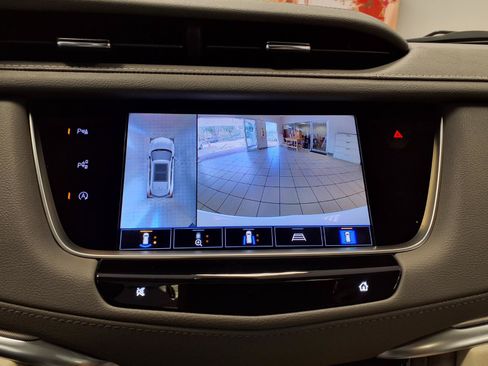Certified 2025 Cadillac XT5 Premium Luxury w/ Technology Package AWD/4WD image 27