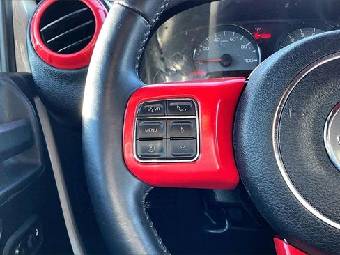 Used 2016 Jeep Wrangler Unlimited Sahara image 18