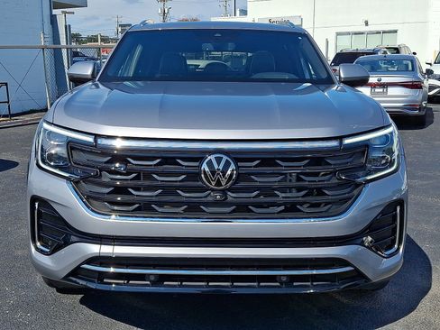 Used 2024 Volkswagen Atlas Cross Sport SEL Premium R-Line AWD/4WD image 2