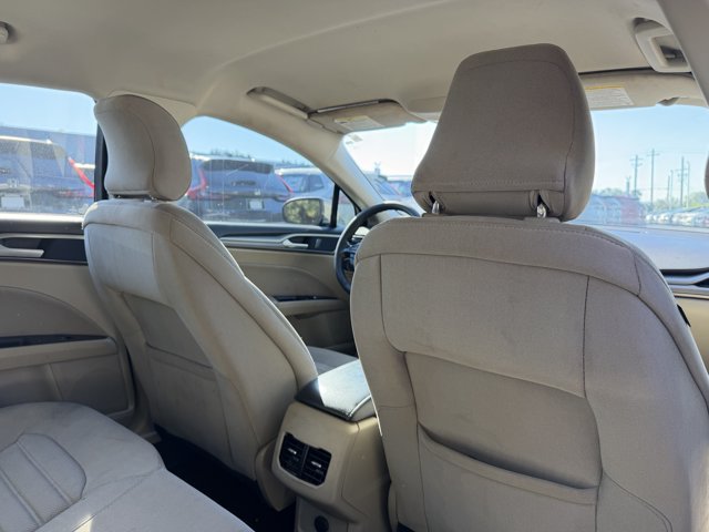 Used 2019 Ford Fusion SE FWD image 28