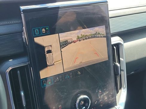 Used 2025 GMC Acadia Elevation FWD image 23