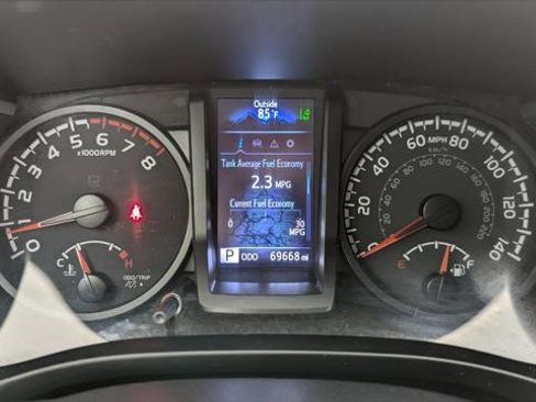 Used 2020 Toyota Tacoma SR image 26