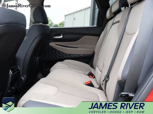 Used 2022 Hyundai Santa Fe SEL FWD image 17