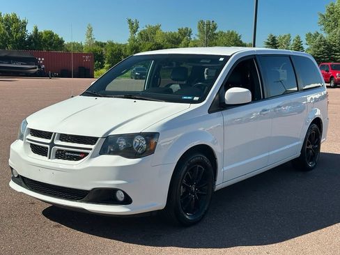 Used 2019 Dodge Grand Caravan GT FWD image 4