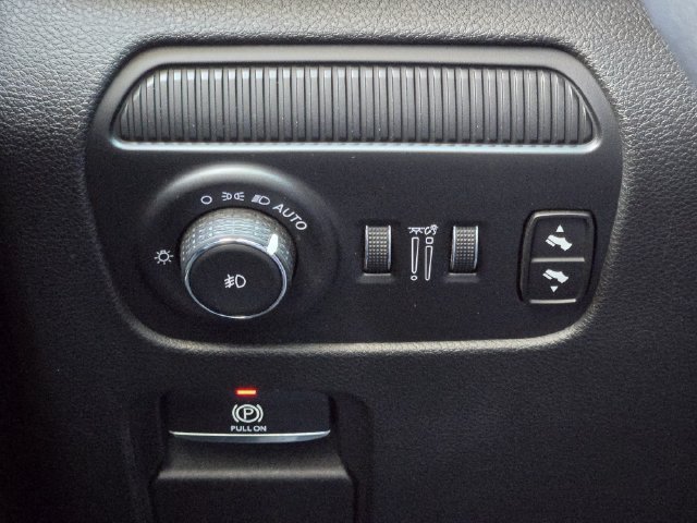 Certified 2024 Jeep Wagoneer Series II AWD/4WD image 21