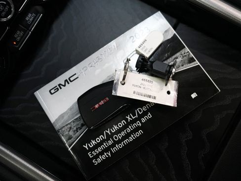 Used 2023 GMC Yukon Denali AWD/4WD image 26