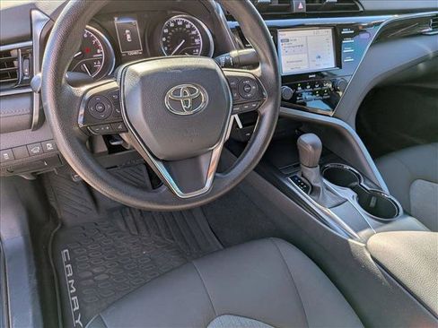 Used 2020 Toyota Camry LE FWD image 10