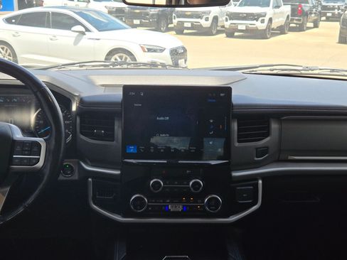 Used 2022 Ford Expedition XLT RWD image 17