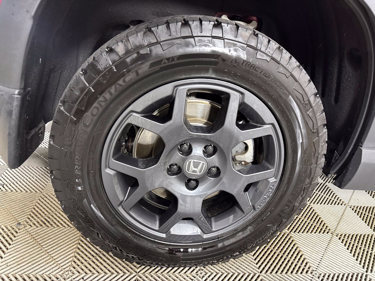 Used 2025 Honda Pilot TrailSport image 37