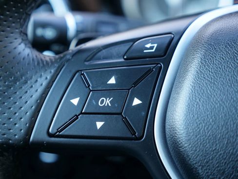 Used 2015 Mercedes-Benz GLA 250 4MATIC image 14