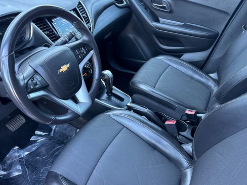 Used 2022 Chevrolet Trax LT w/ Driver Confidence Package AWD/4WD image 10